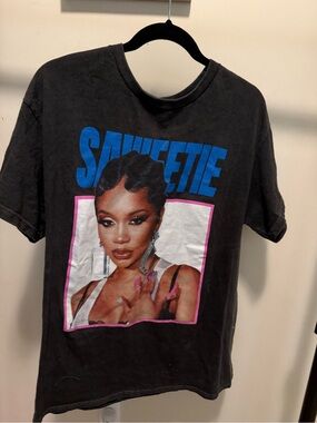 Fashion Nova Black Graphic 'SWEETIE' Short Sleeve Tee